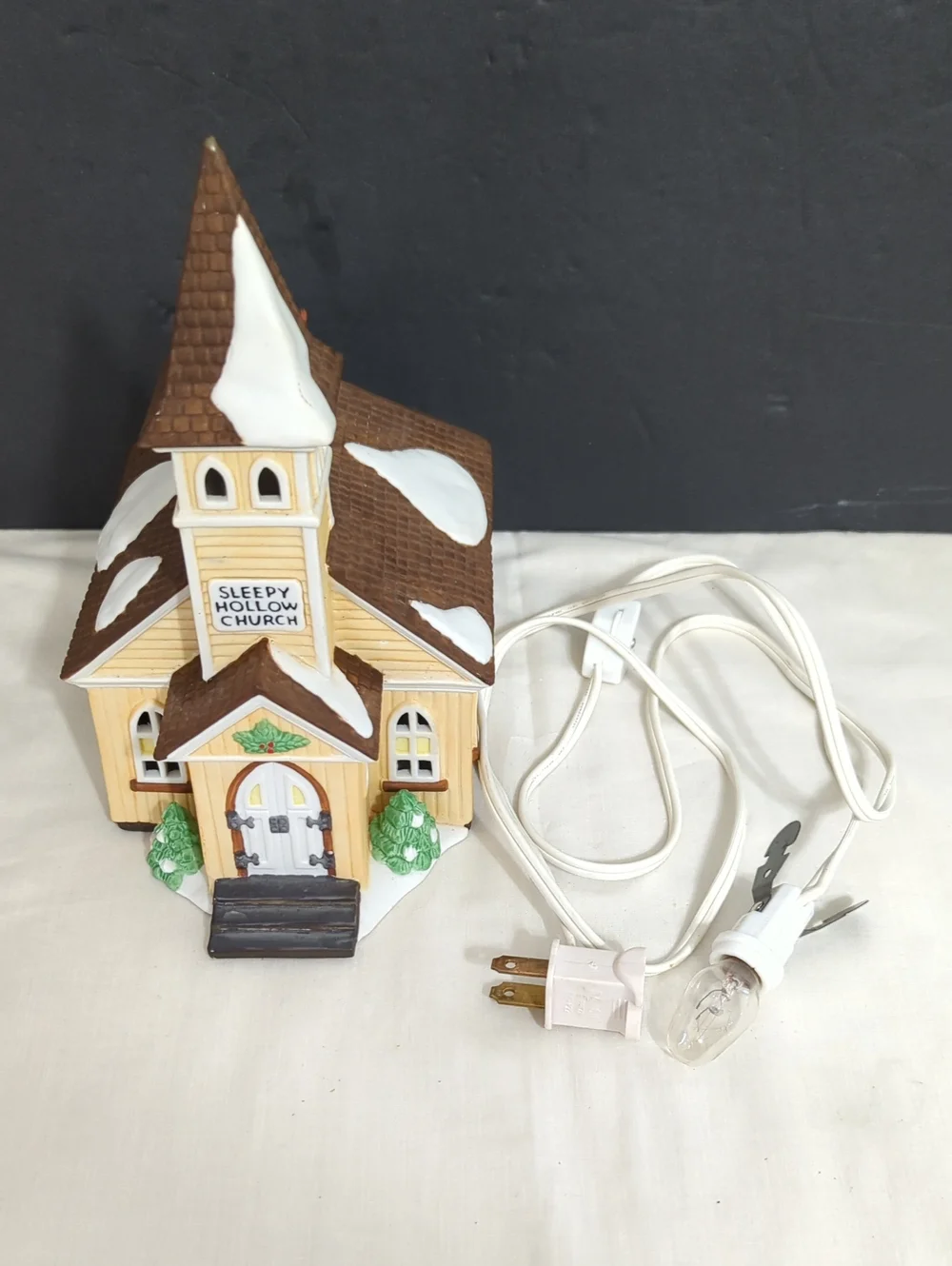 Dept. 56. 1990 New England Village Series.  Sleepy Hollow Church